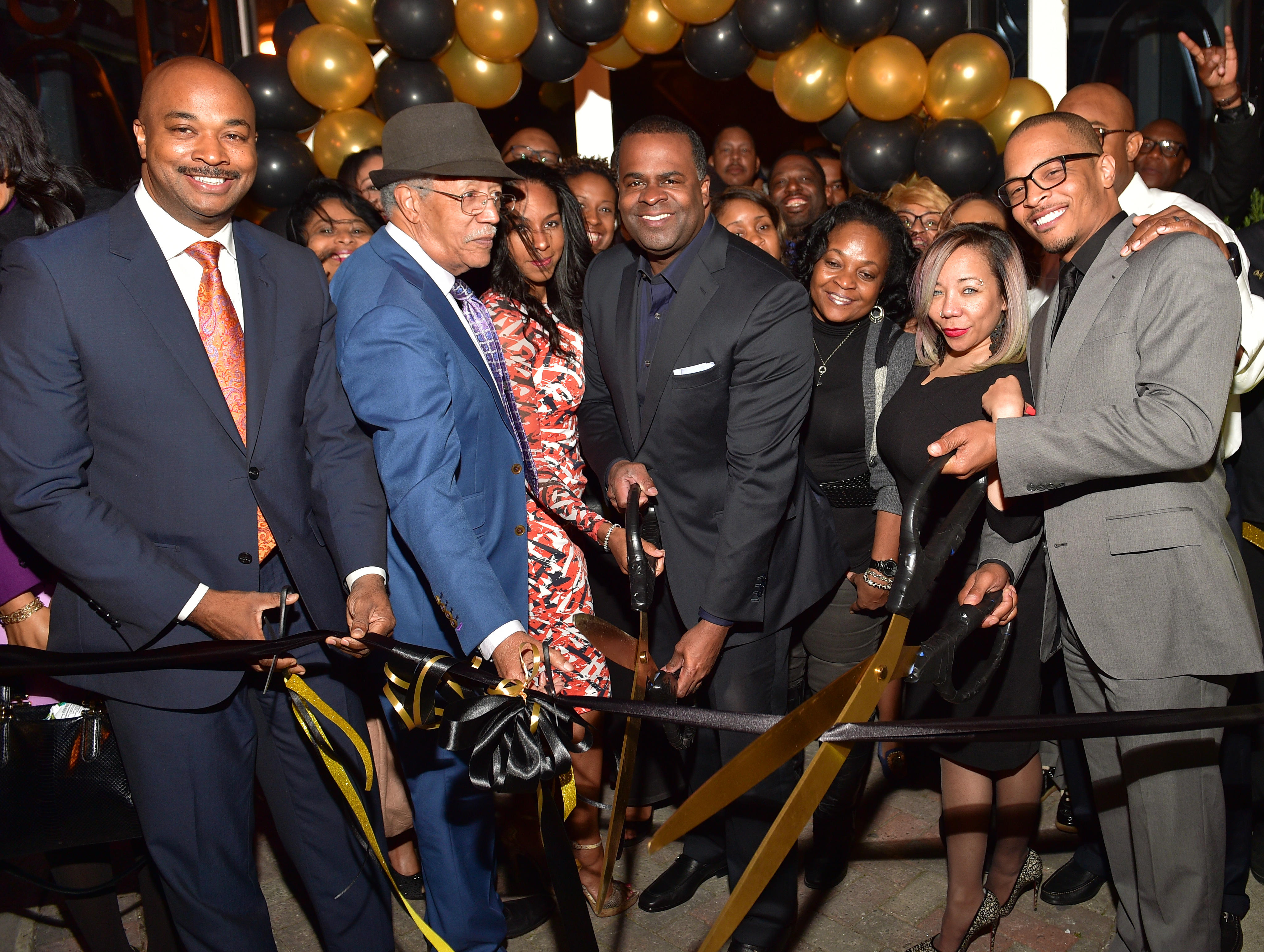 T.I. 925 Scales restaurant ribbon cutting