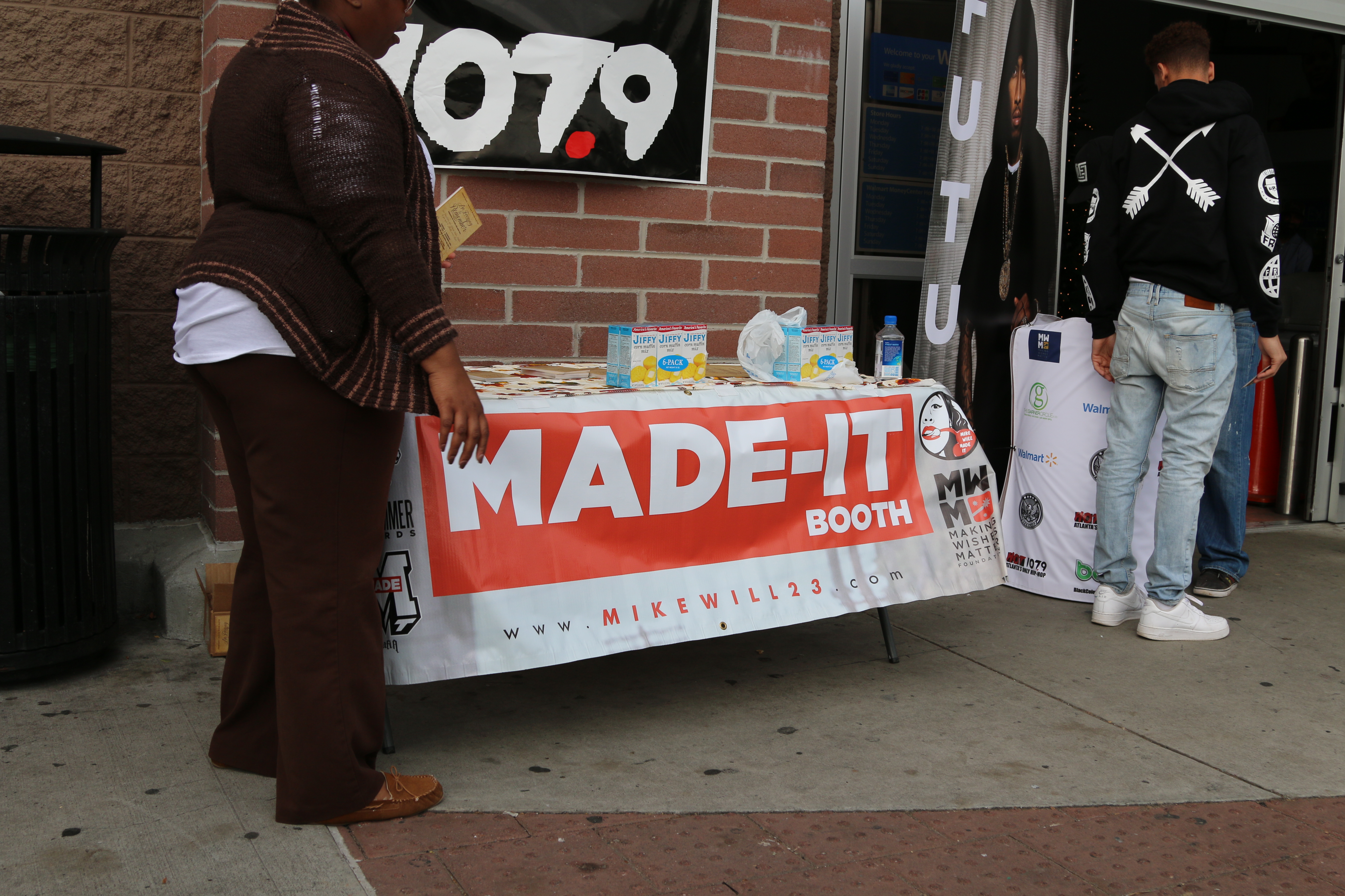 Durtty Boyz Collecting For Seniors [GALLERY]