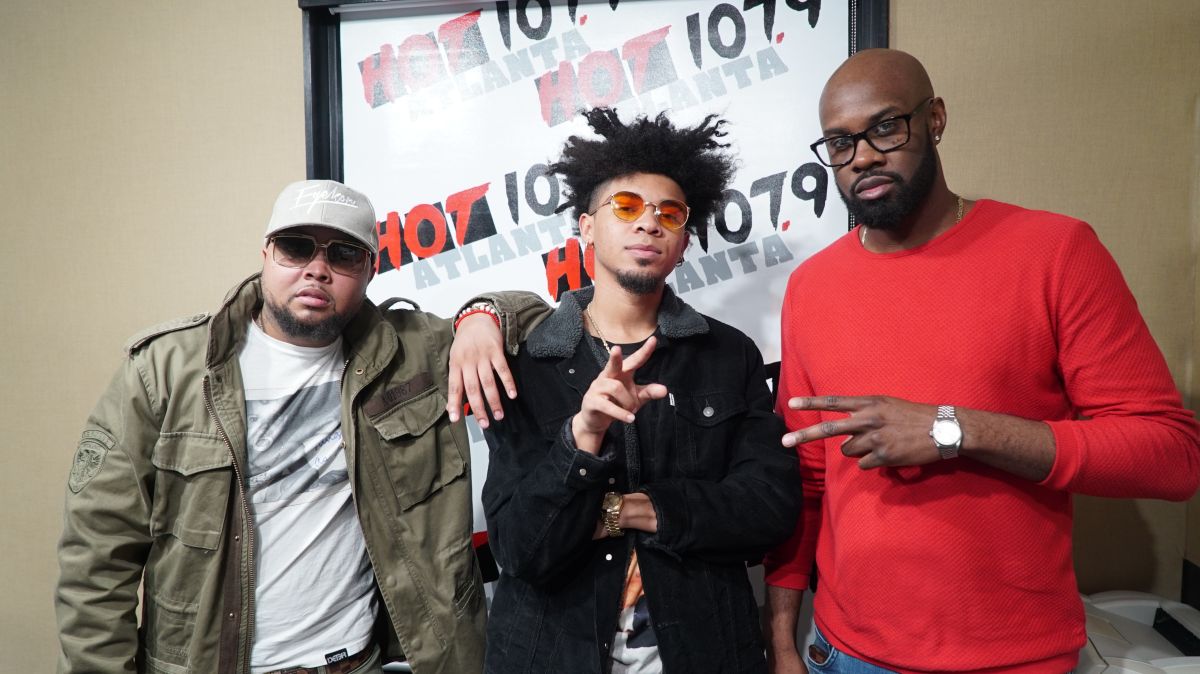 Durtty Boyz Show Interview's EvanderGriiim For Famous Friday