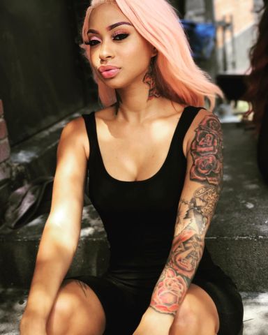 Trap Art: @_CherryBomb_1 Visits The Pink Trap House