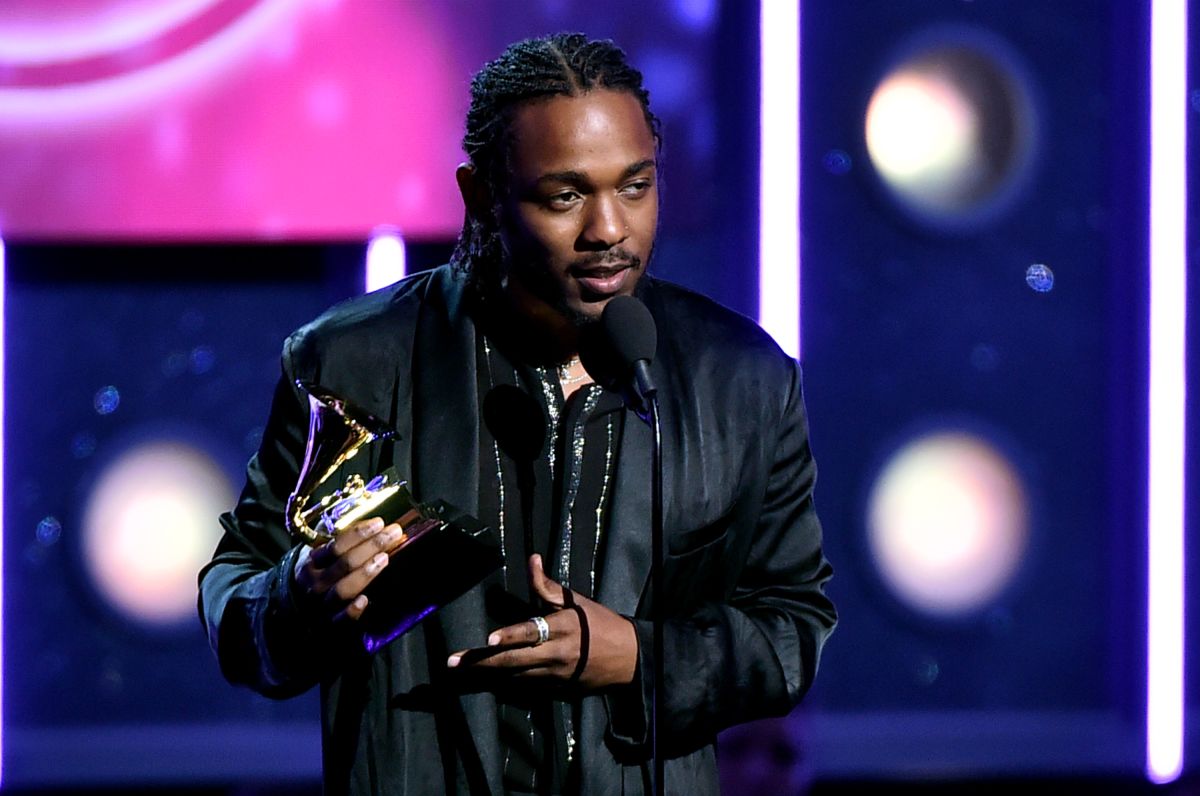 Kendrick Lamar Opens The 2018 Grammys In The Most Black Way Possible 92 Q