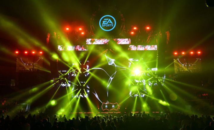 Bud Light Super Bowl Music Fest / EA SPORTS BOWL - Show