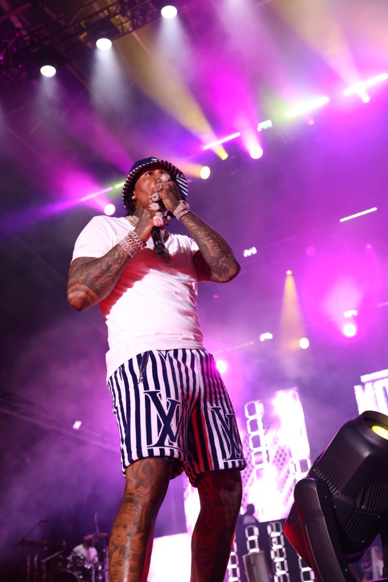 Moneybagg Yo Looking Out Into The Crowd At Birthday Bash 2022