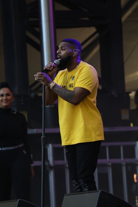 DVSN singing at the One Music Fest