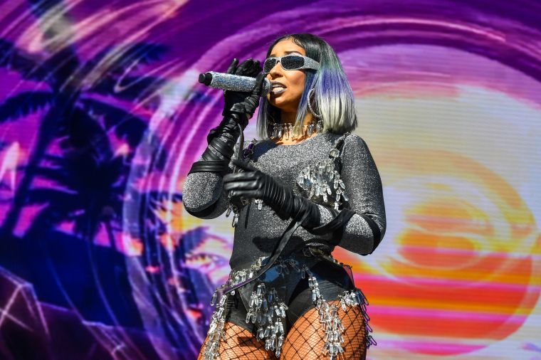 One Music Fest Day 1: Mya