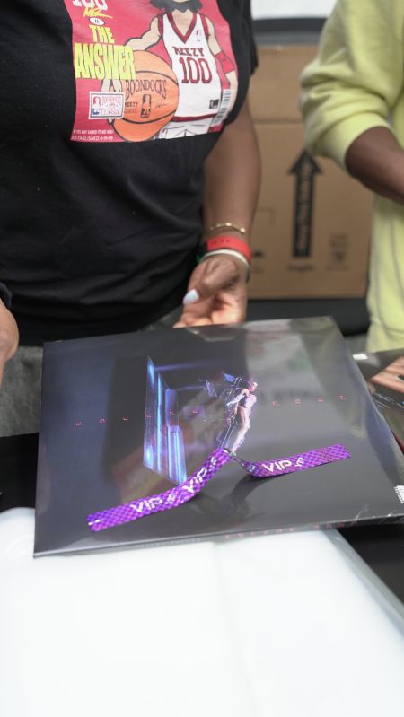 Teyana Taylor "Escape Room" In-Store Signing