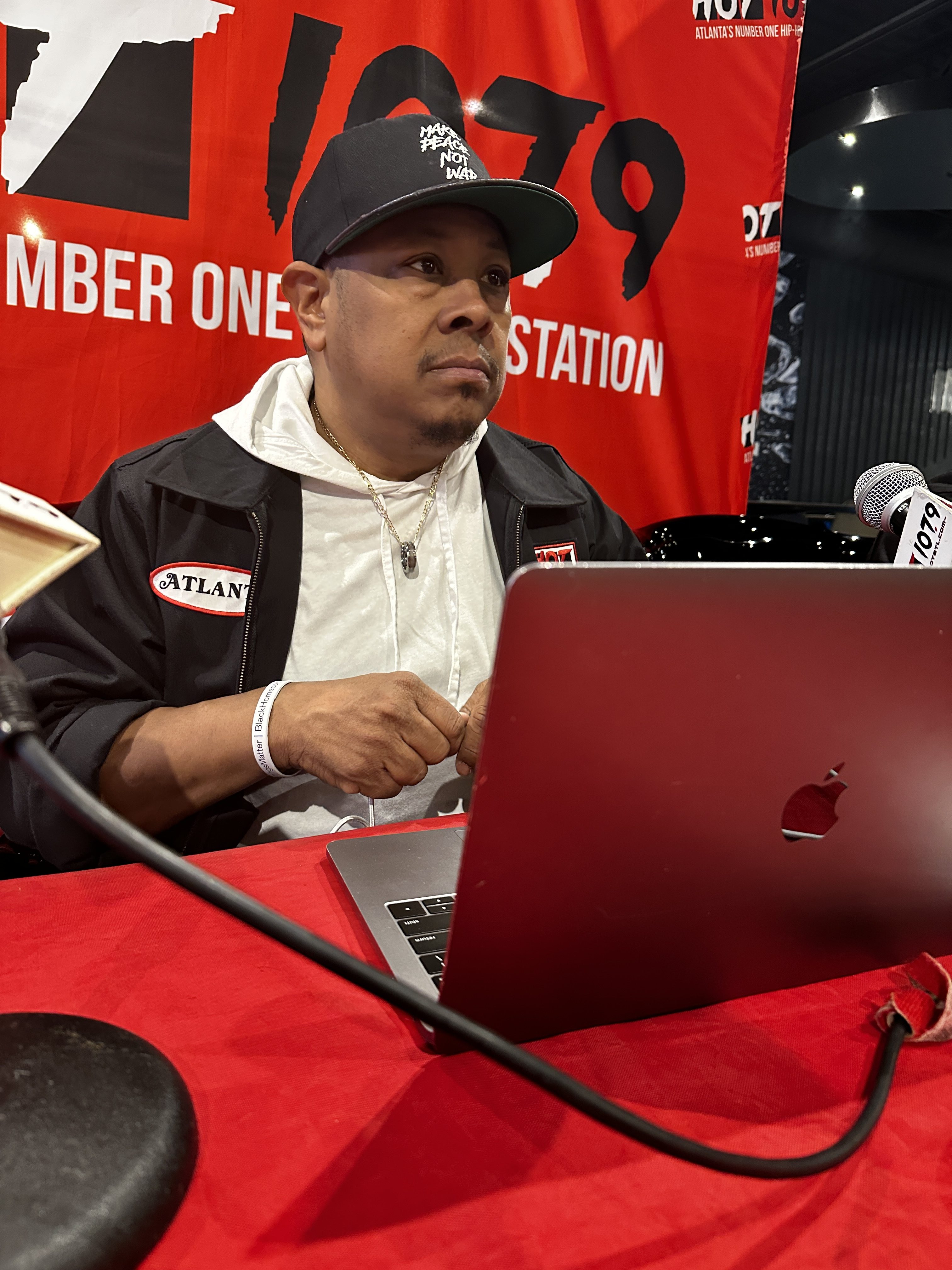 Hot 107.9 & The Morning Hustle At Harolds Chicken and Ice Bar - Panola